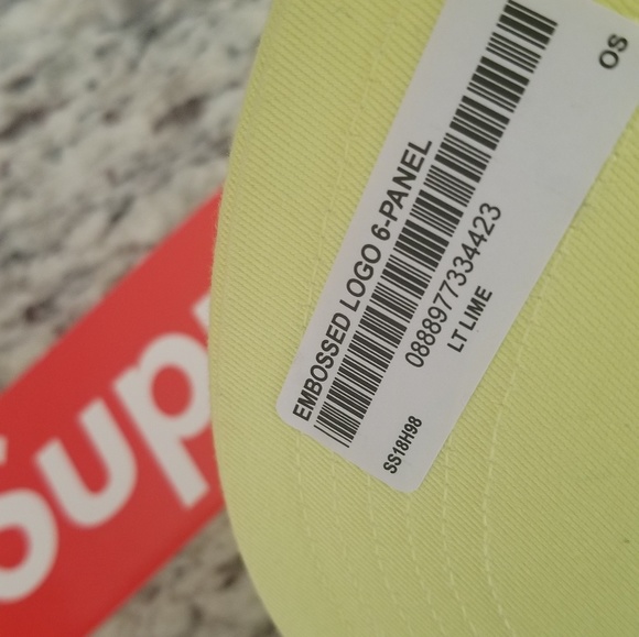 SUPREME - Embossed logo 6 pan cap - NWT - Picture 2 of 6